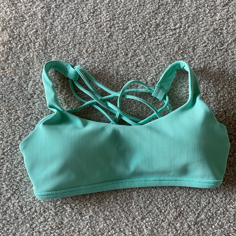 Lululemon free to be wild bra